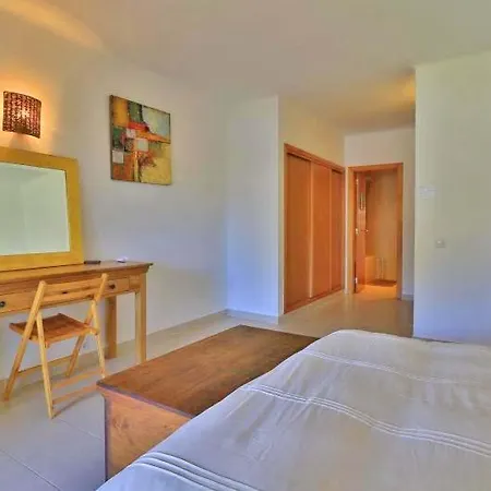 Villa Sleeps 6 Air Con T607841