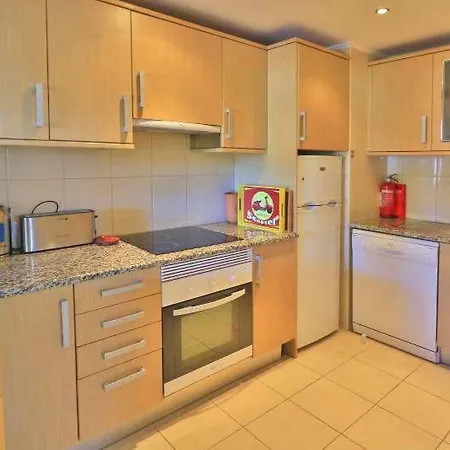 Villa Sleeps 6 Air Con T607841 *